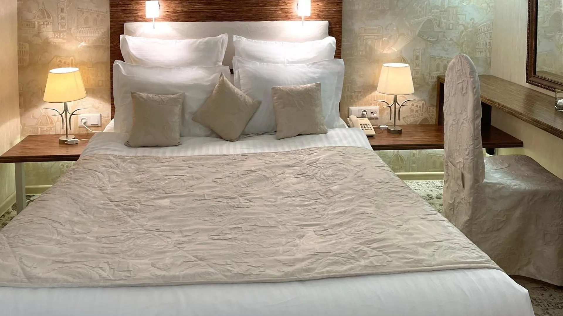 Eney Boutique Hotel Leópolis